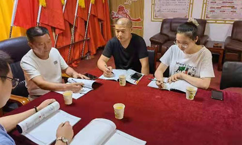 不忘初心，牢記黨恩。山東魯野鋼結構工程有限公司黨支部，開黨會感黨恩，重溫入黨誓言